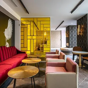 4* Hotell Nude - Color Vision